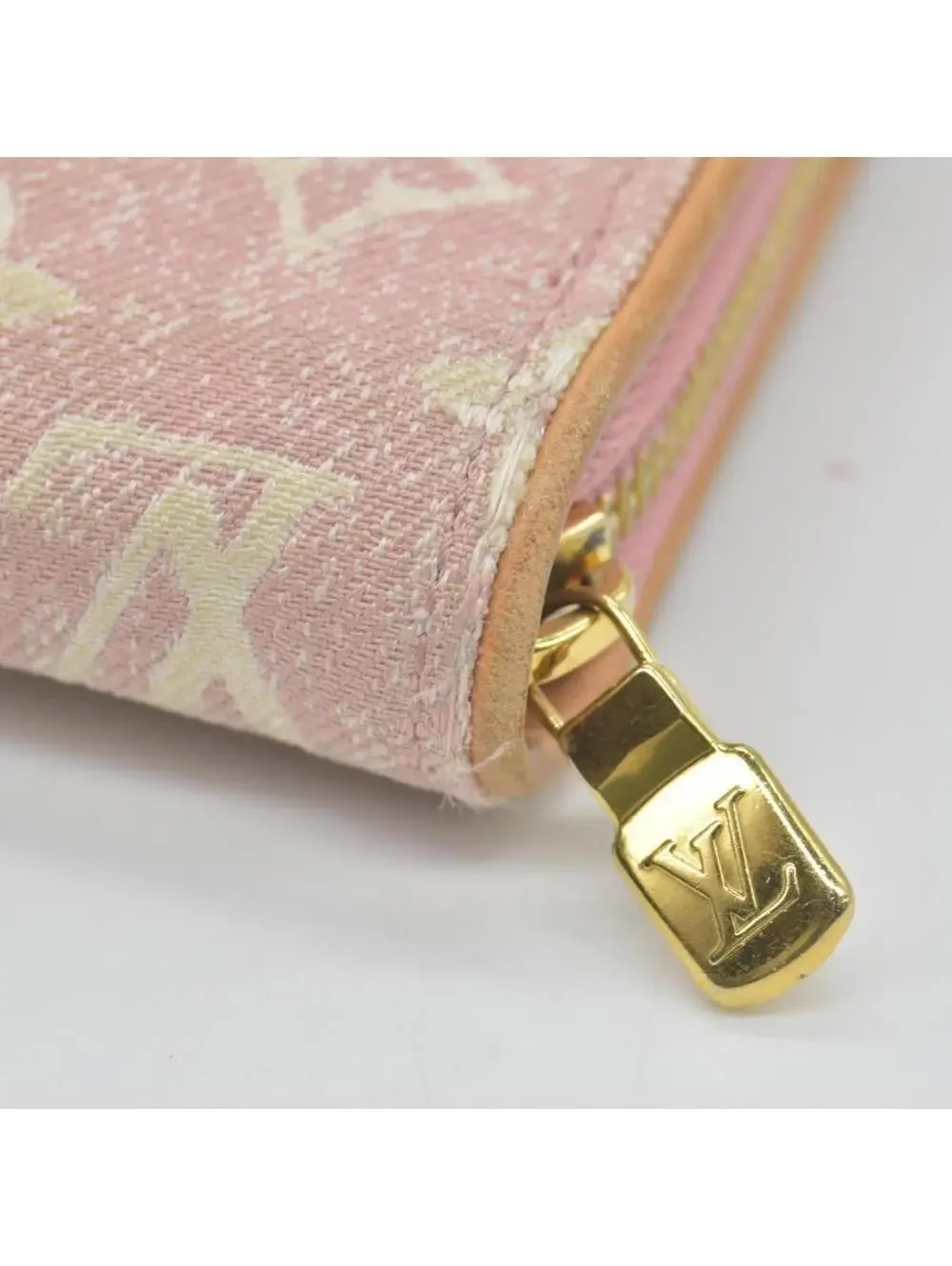 $1060 Louis Vuitton Denim Monogram Jacquard Zippy Wallet - Picture 12 of 15